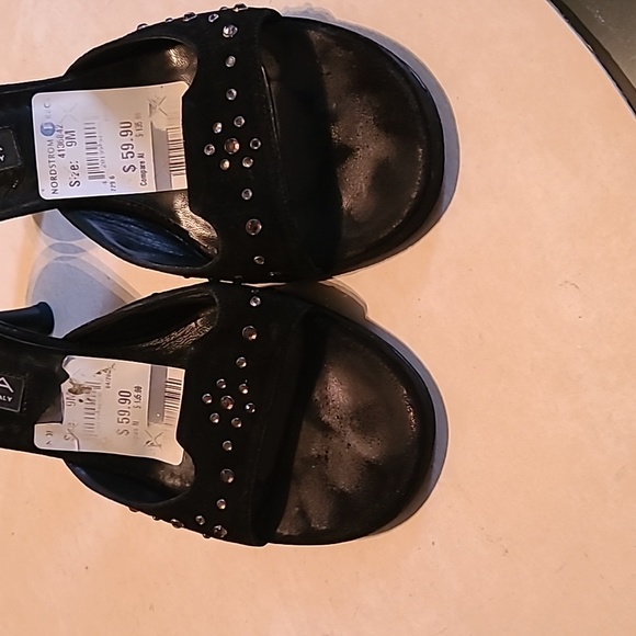 Via Spiga Black Heels, size 9M - Picture 4 of 4